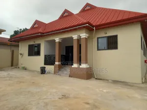 4bdrm House in Apromoase, Kumasi Metropolitan for sale
