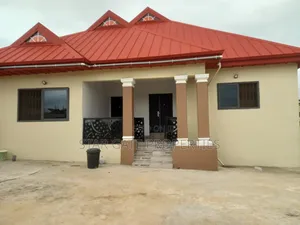4bdrm House in Apromoase, Kumasi Metropolitan for sale