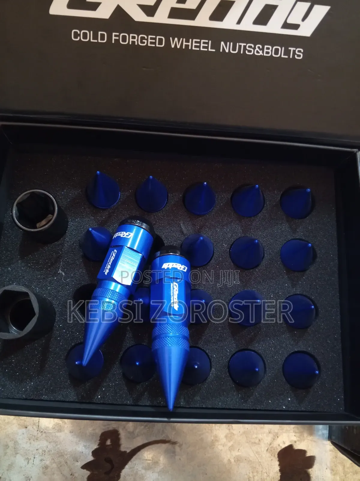 Wheel Nuts in Different Colors for Sale