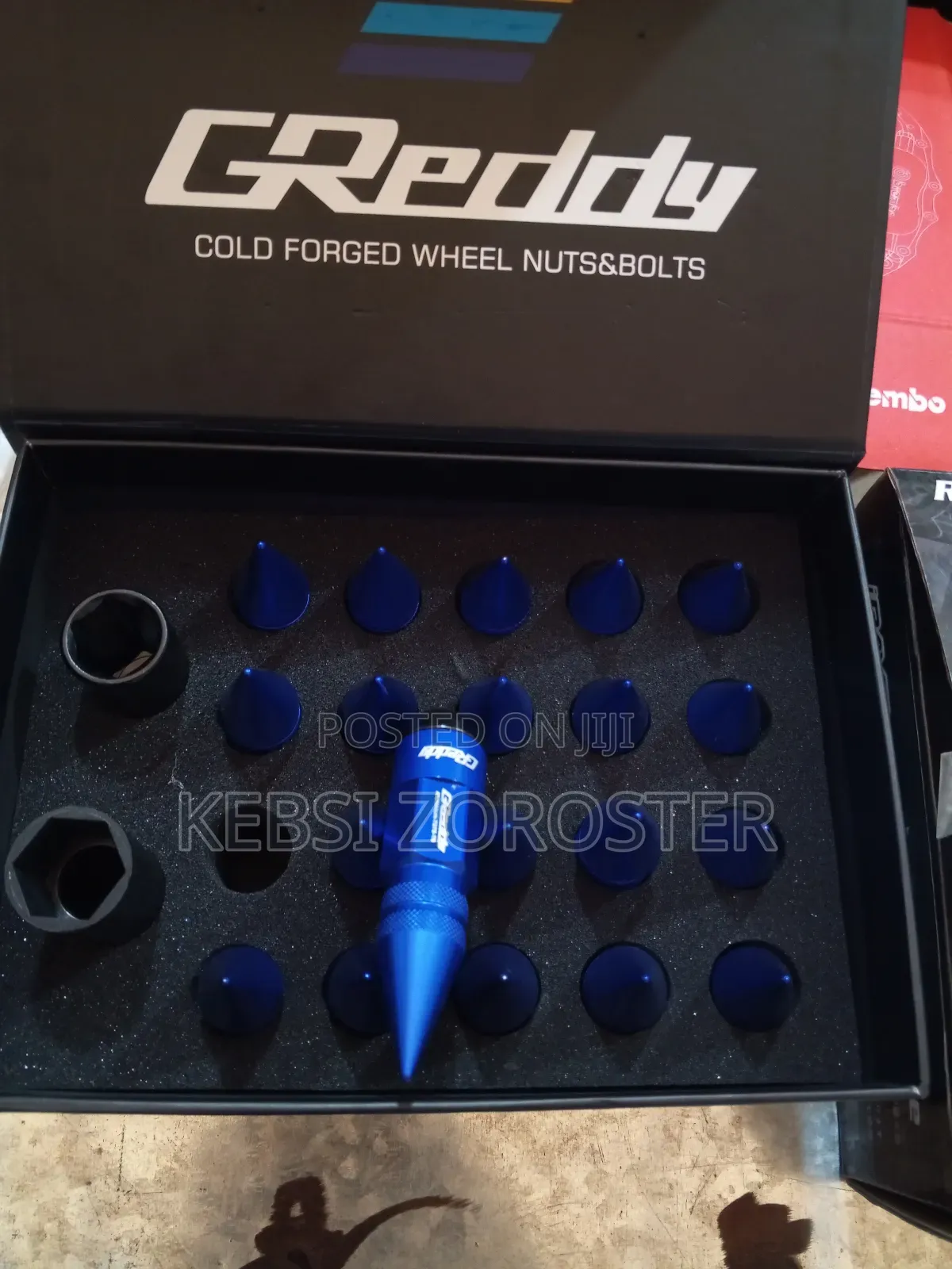 Wheel Nuts in Different Colors for Sale