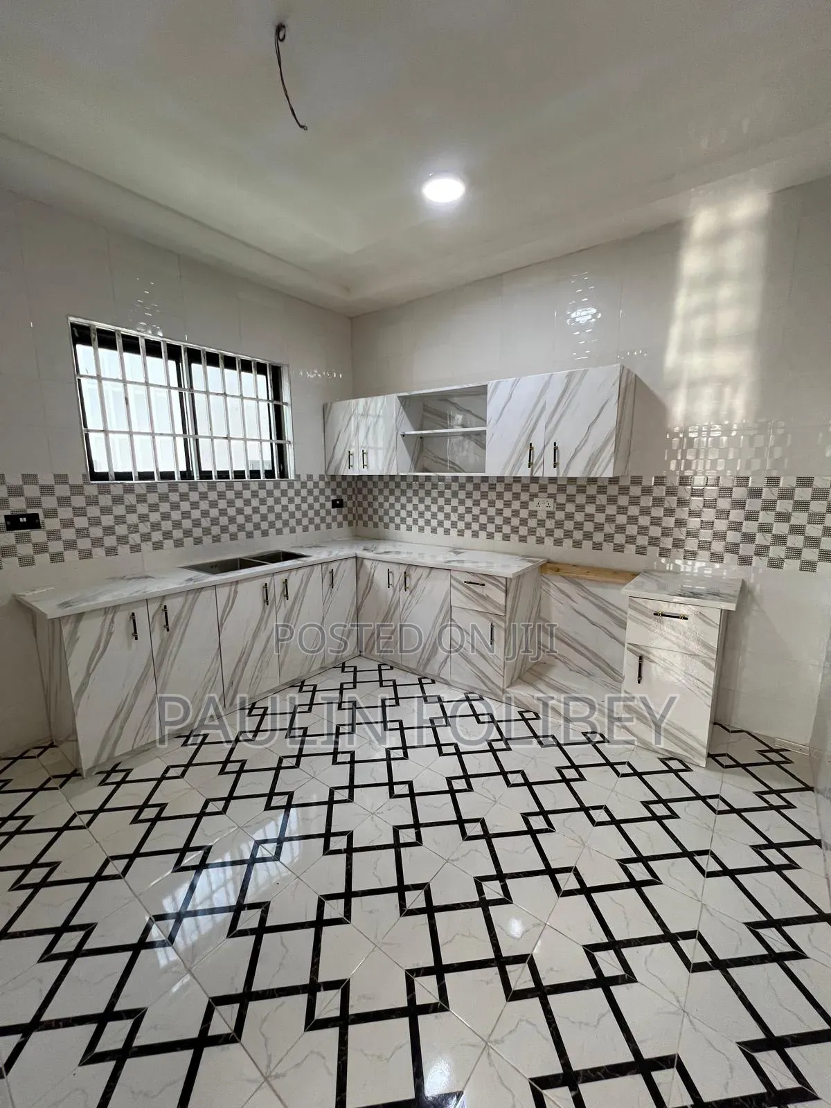 3bdrm House in Dg Properties, Kasoa for sale