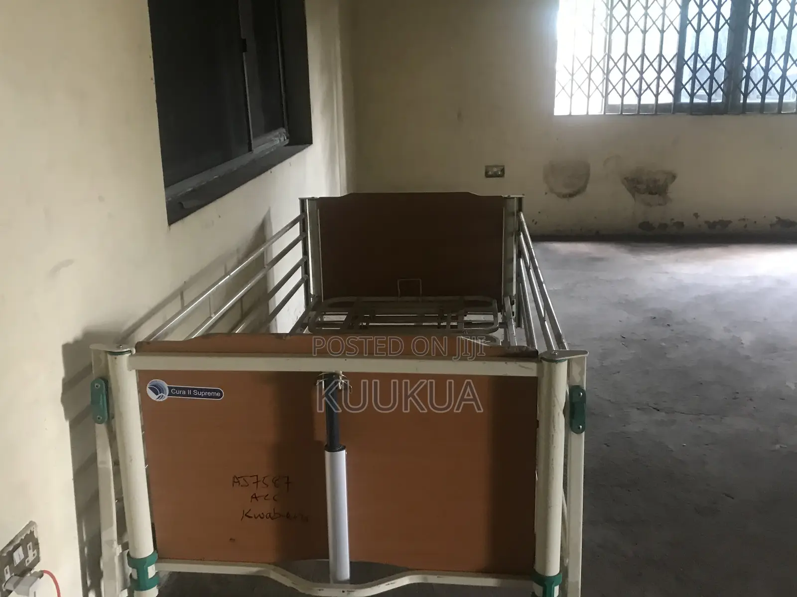 Cura || Supreme Electric Hospital Bed