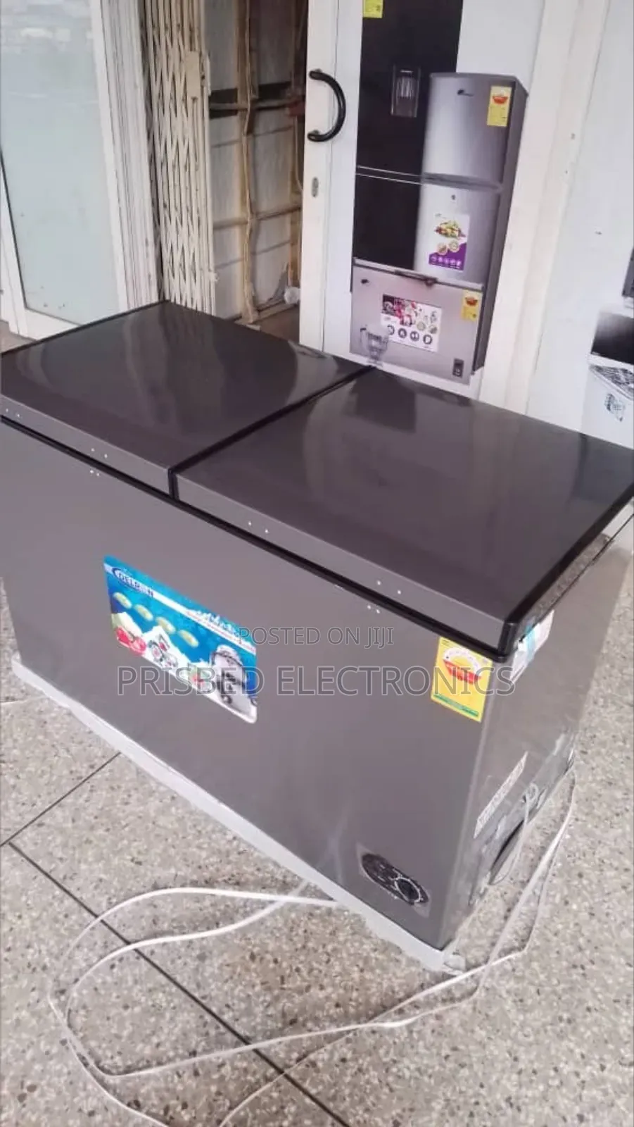 ^Delron Durable Double Door Freezer 350 Litres