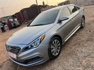 Photo - Hyundai Sonata Sport Sedan FWD (2.4L 4cyl 6A) 2016 Silver