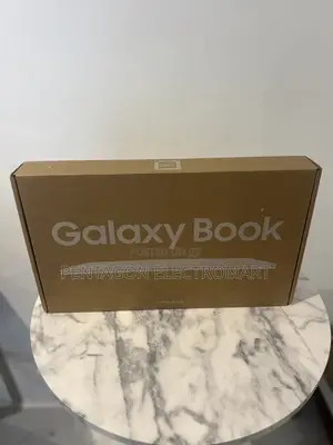 New Laptop Samsung Galaxy Book4 8GB Intel Core Ultra 5 SSD 256GB