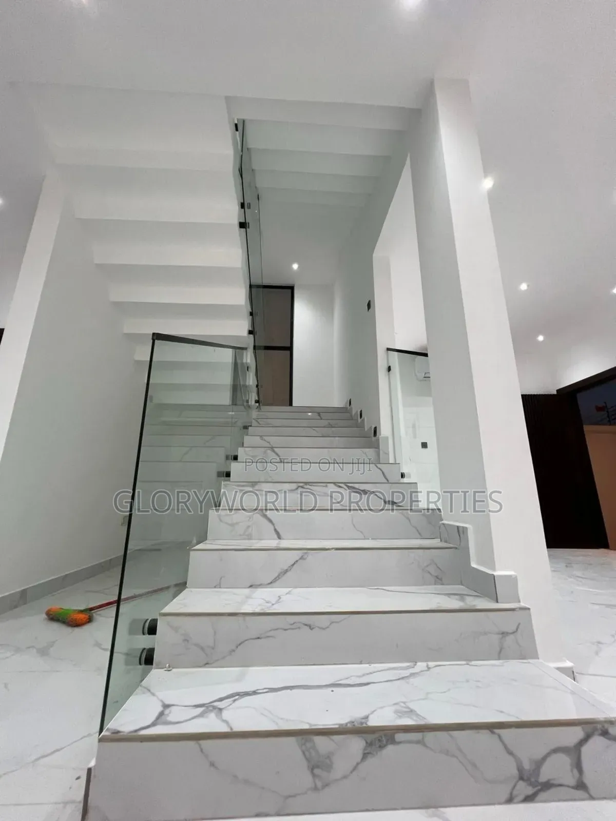 5bdrm House in School Junction for sale