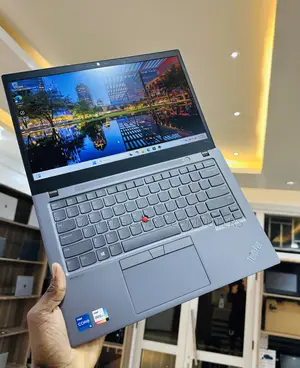 Photo - Laptop Lenovo Thinkpad T14s Gen 2 8GB Intel Core I5 SSD 256GB