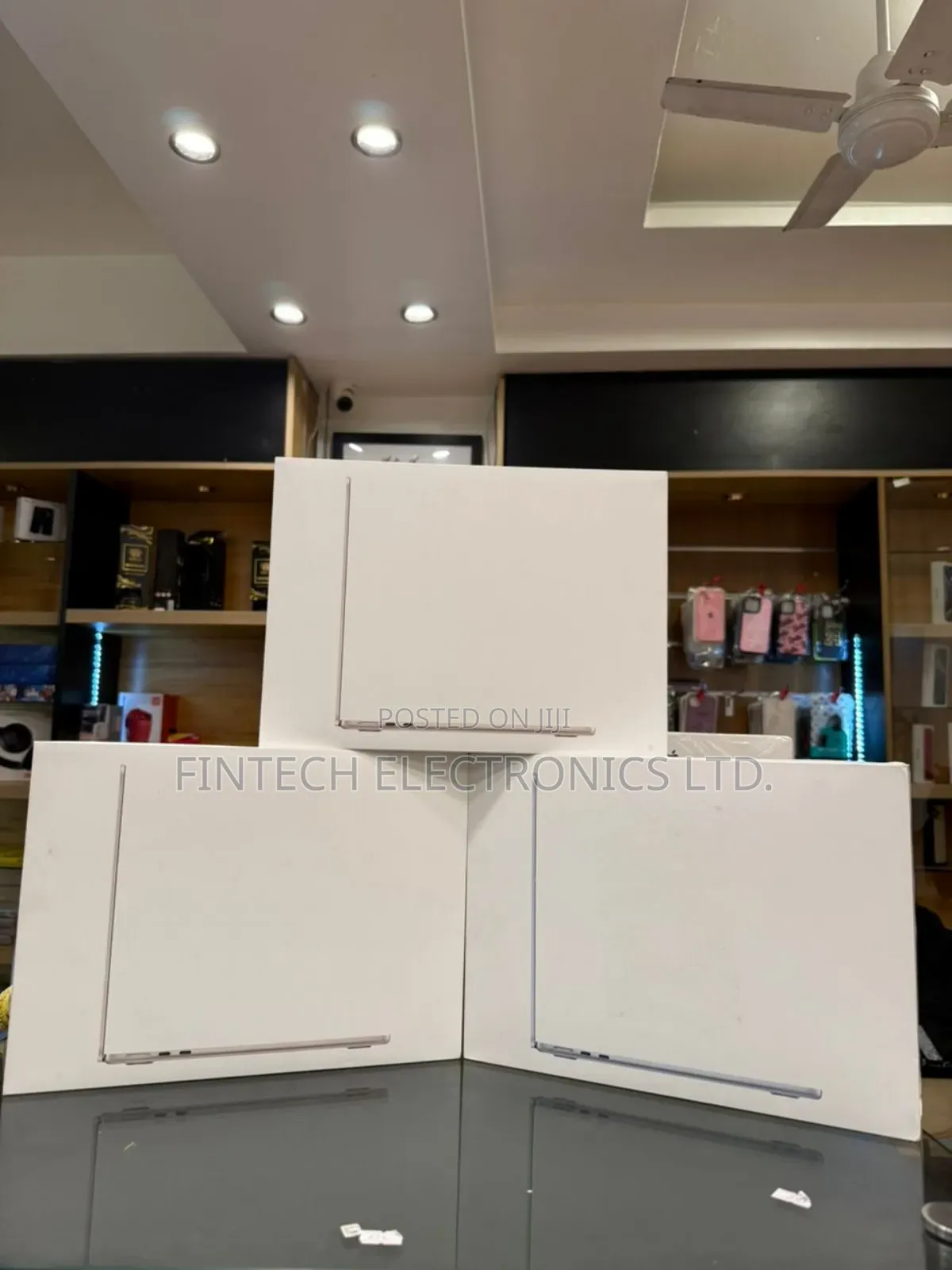 New Laptop Apple MacBook Air 2025 M4 13-inch 16GB Apple M4 SSD 256GB