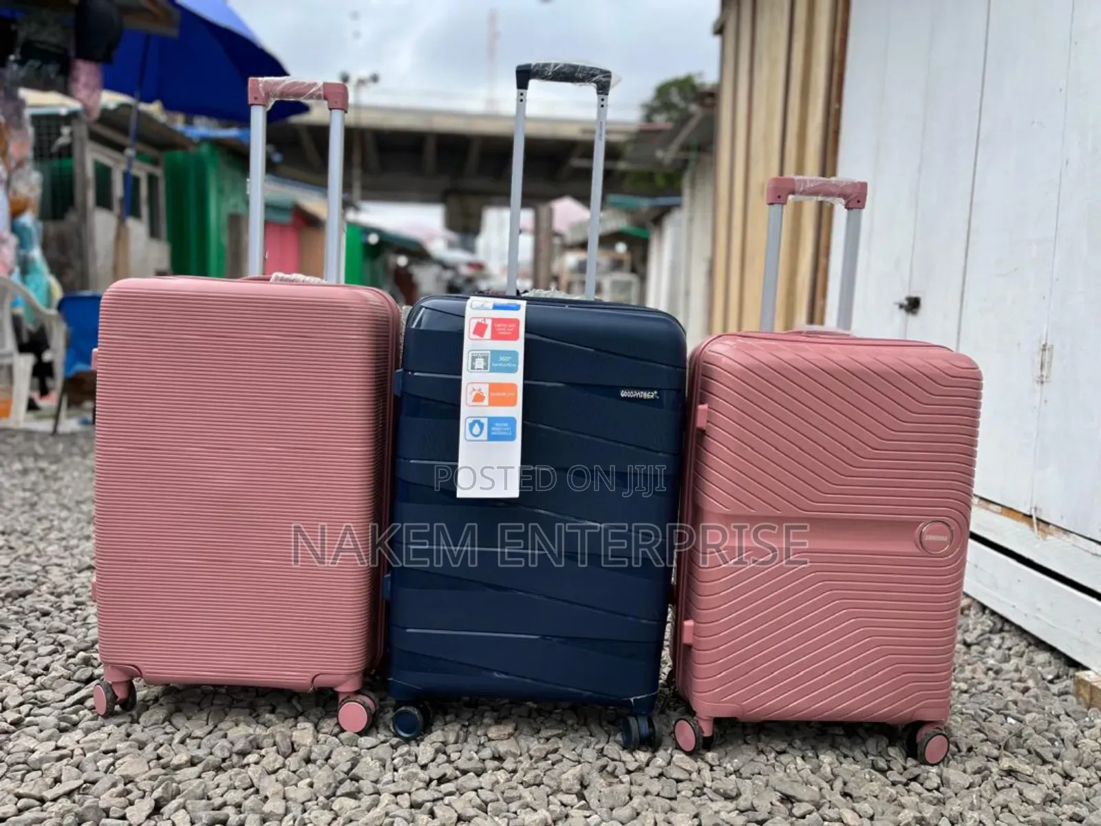 Medium Sized Trolling Travelling Luggage at Nakem Enterprise