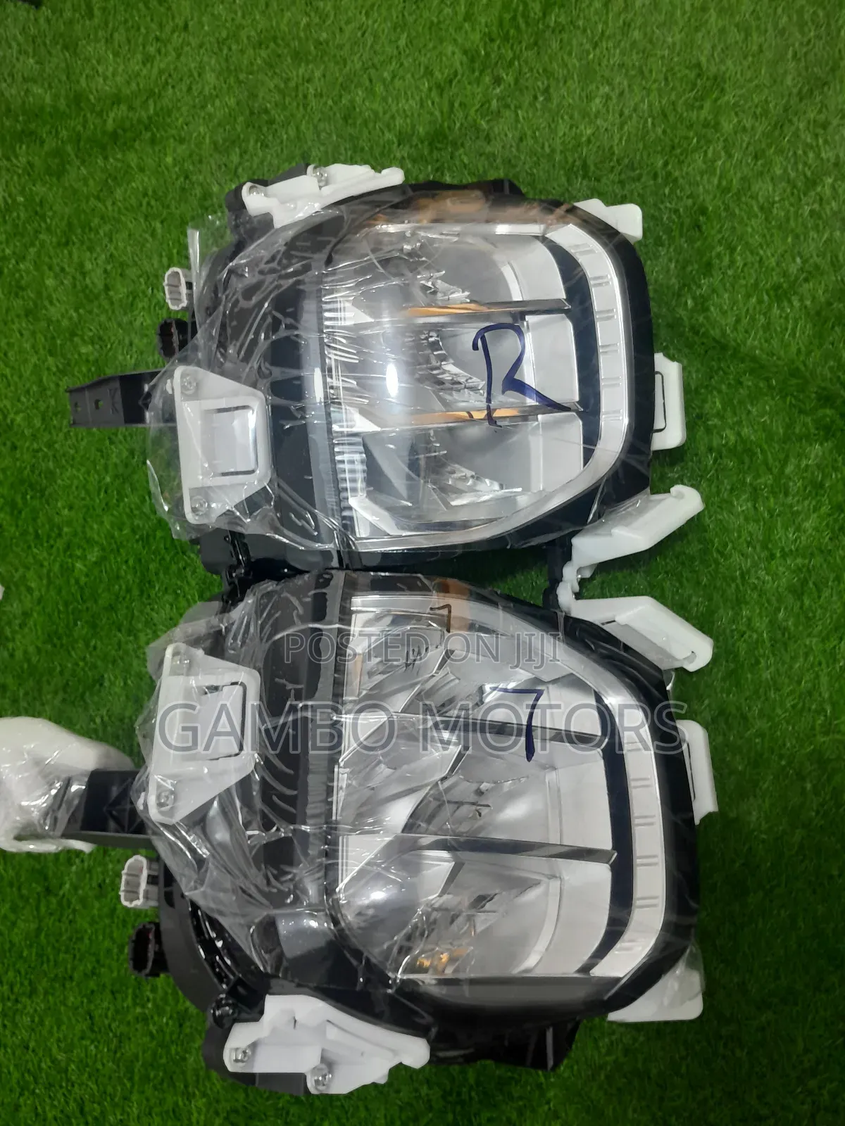 Mitsubishi Outlander 2024 Headlight Pair