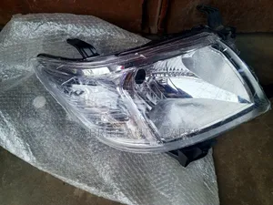 Toyota Hilux Headlight 2012,Set)