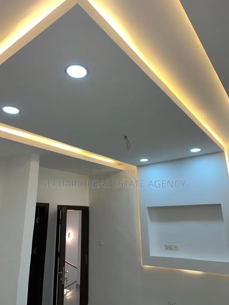 4bdrm Duplex in Sefdard Real Estate, Kasoa for sale