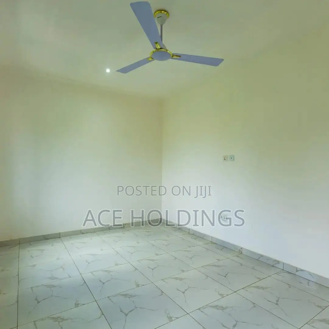 4bdrm Townhouse / Terrace in Achimota for rent