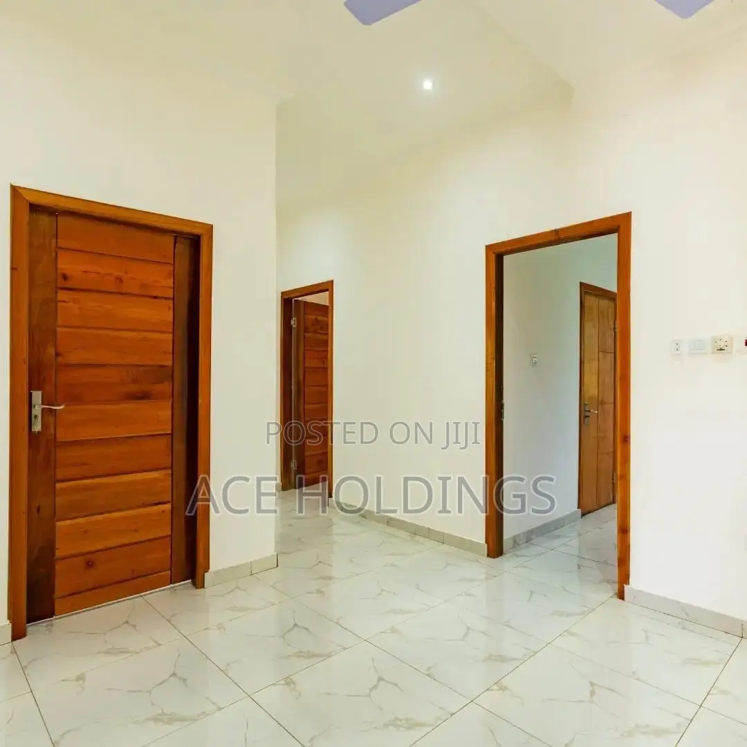 4bdrm Townhouse / Terrace in Achimota for rent