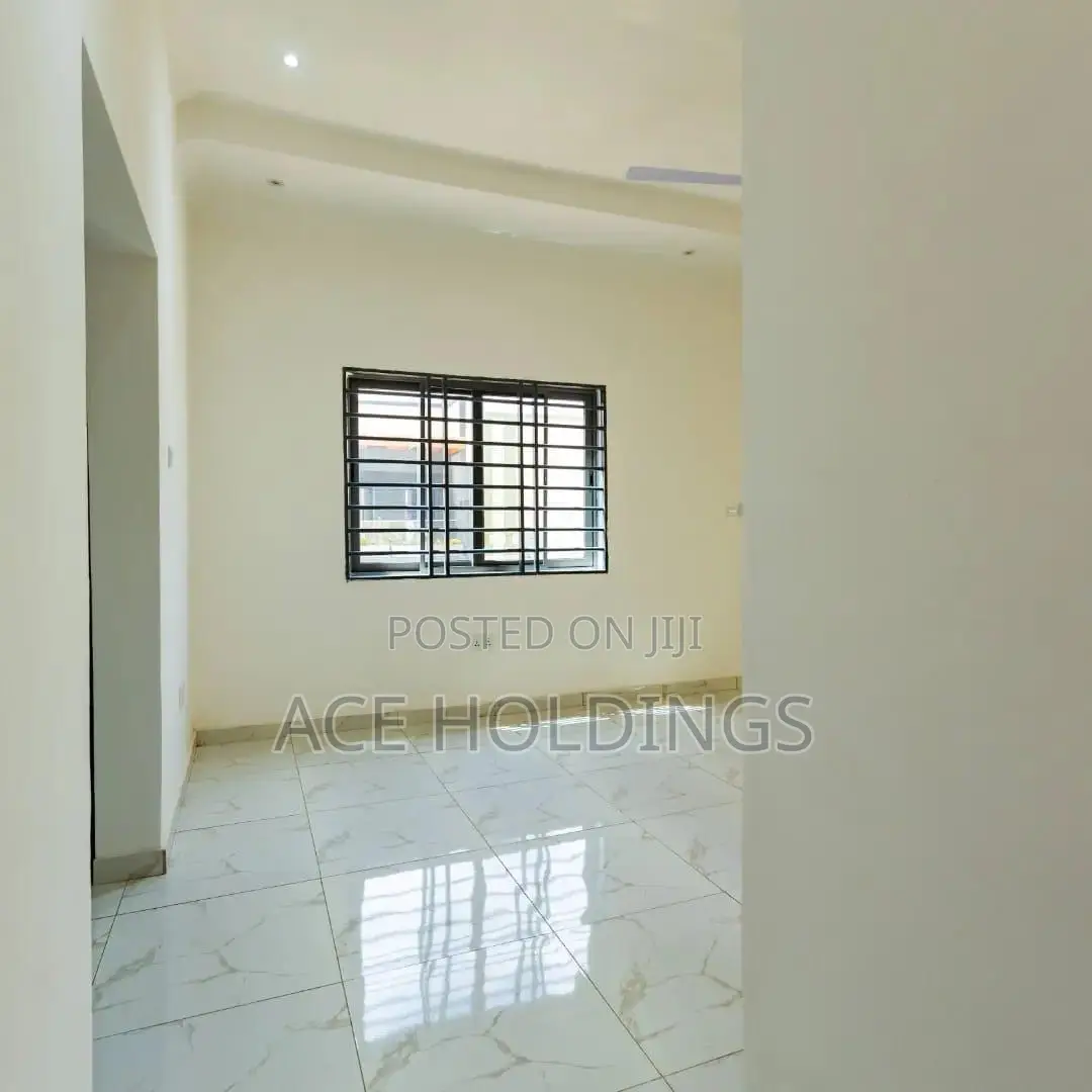 4bdrm Townhouse / Terrace in Achimota for rent