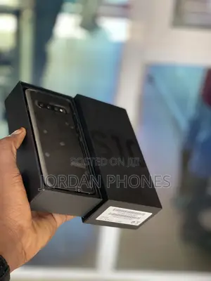 New Samsung Galaxy S10 128 GB Black