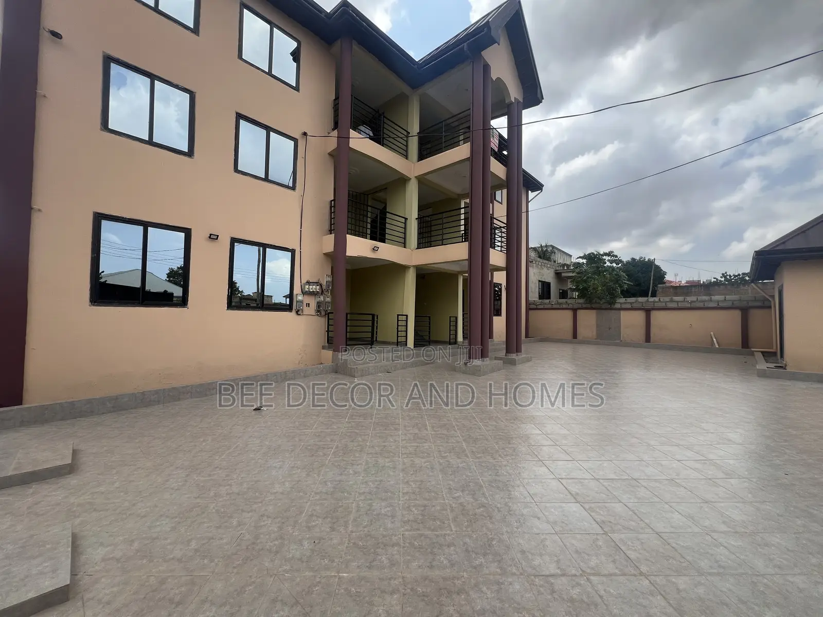 3bdrm Apartment in Bee 🐝 Decor & Homes, Old Ashomang for rent