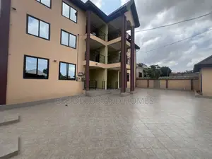 3bdrm Apartment in Bee 🐝 Decor & Homes, Old Ashomang for rent