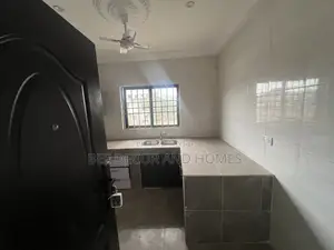 3bdrm Apartment in Bee 🐝 Decor & Homes, Old Ashomang for rent