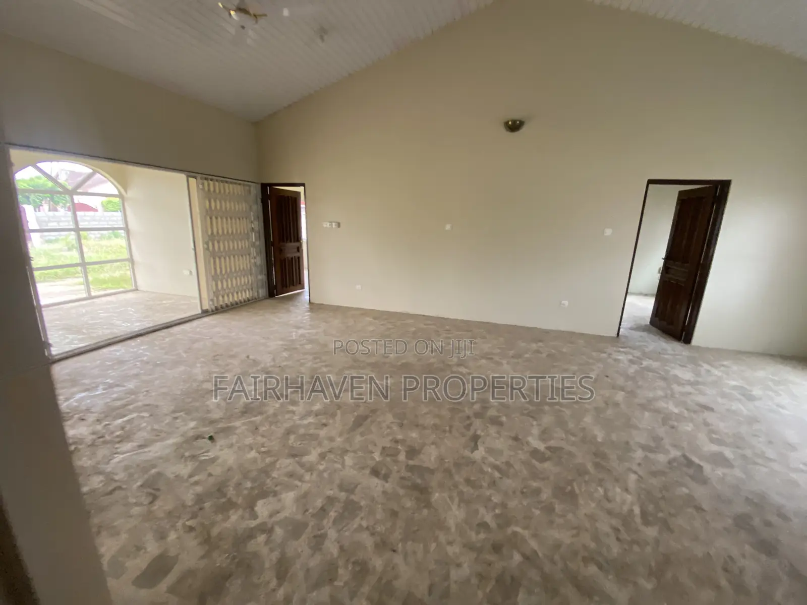 Space for Rent (5 Bedrooms) for Office, Restaurant