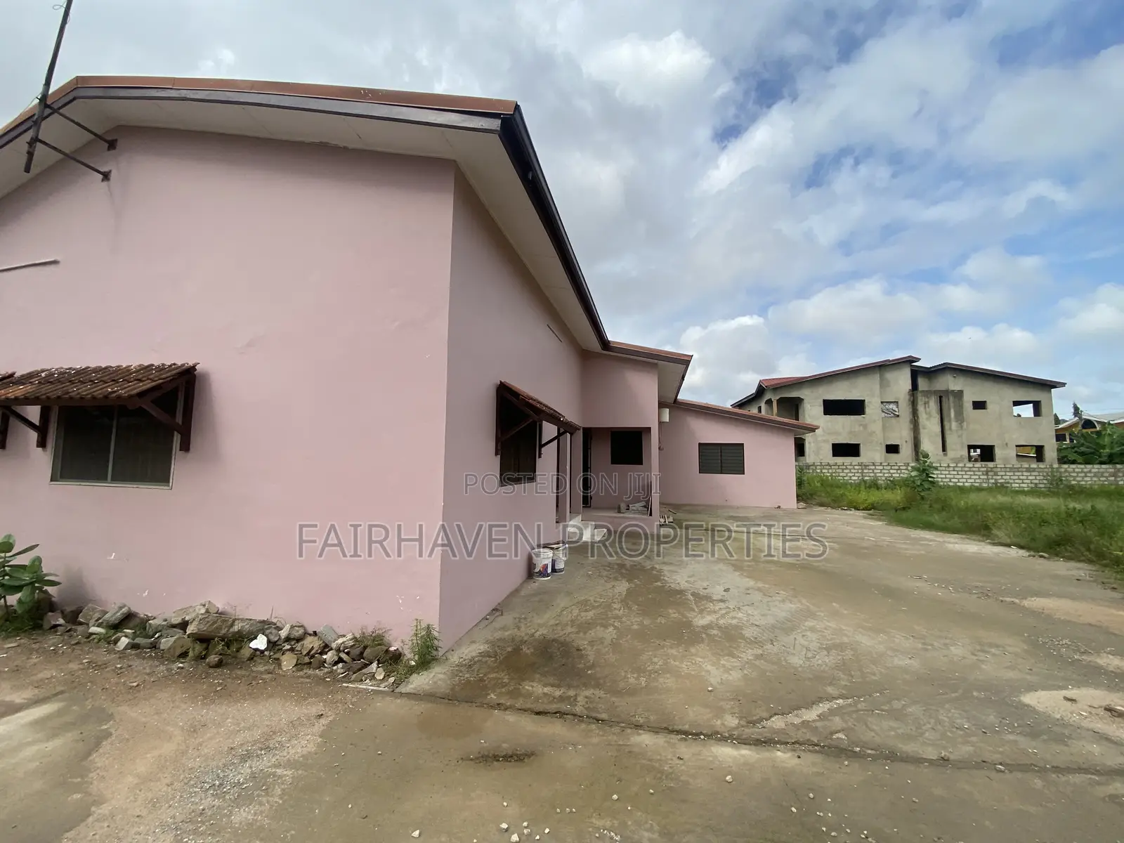 Space for Rent (5 Bedrooms) for Office, Restaurant