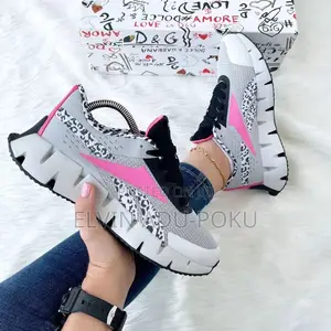 Reebok Ladies Dynamica “ Noir Chalk Gum”