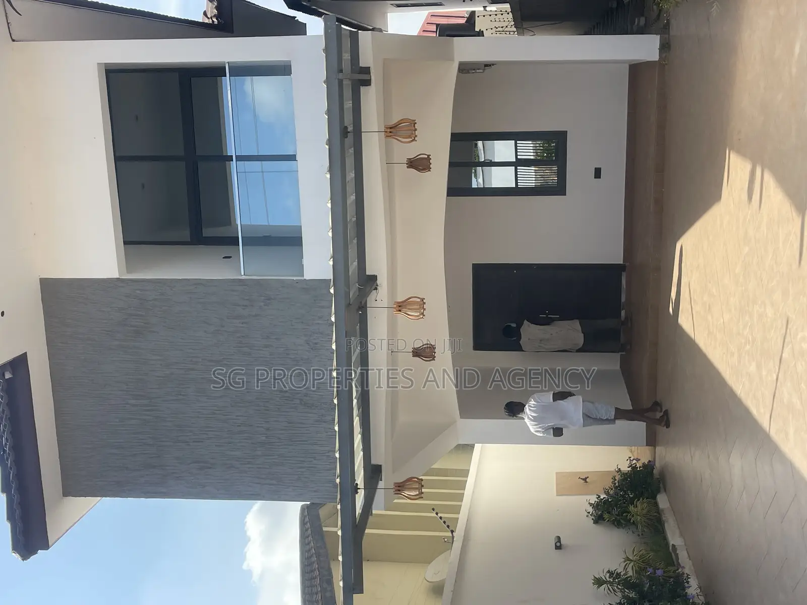 3bdrm Apartment in Batsonaa, Baatsona Total for rent