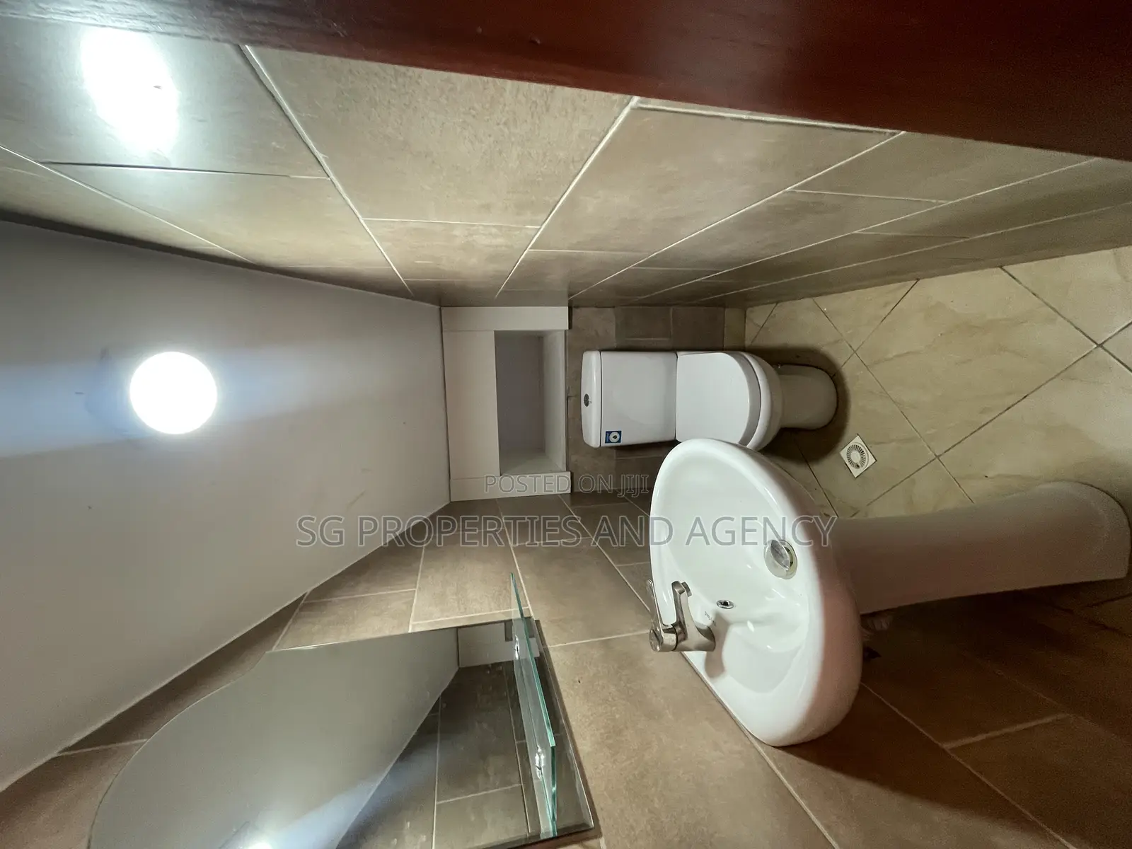 3bdrm Apartment in Batsonaa, Baatsona Total for rent