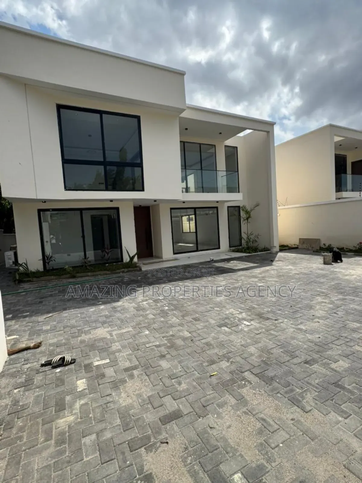 4bdrm House in Cantonments for sale