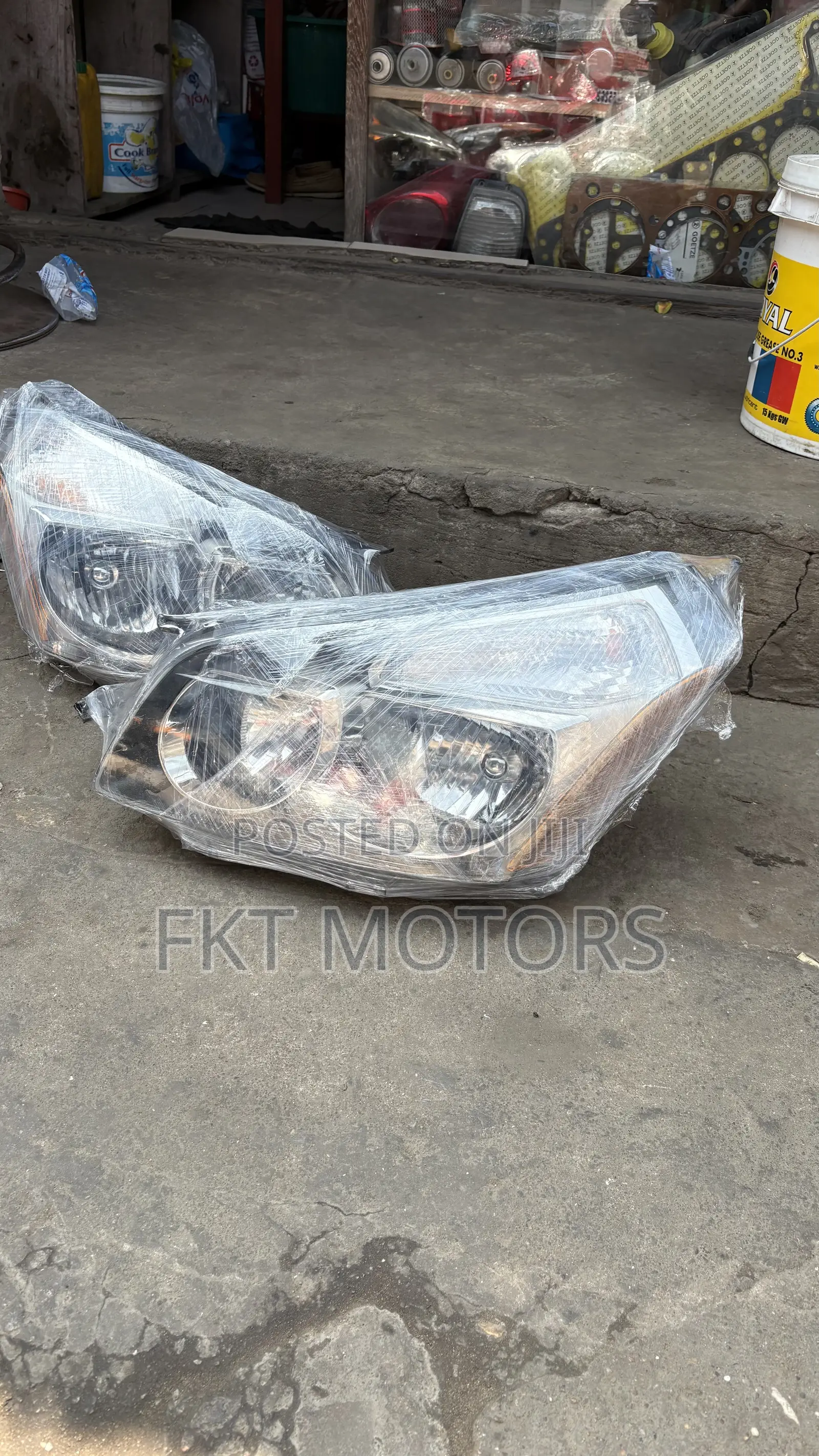 Pontiac Vibe Headlight 2010,2011,2012,2013,2014