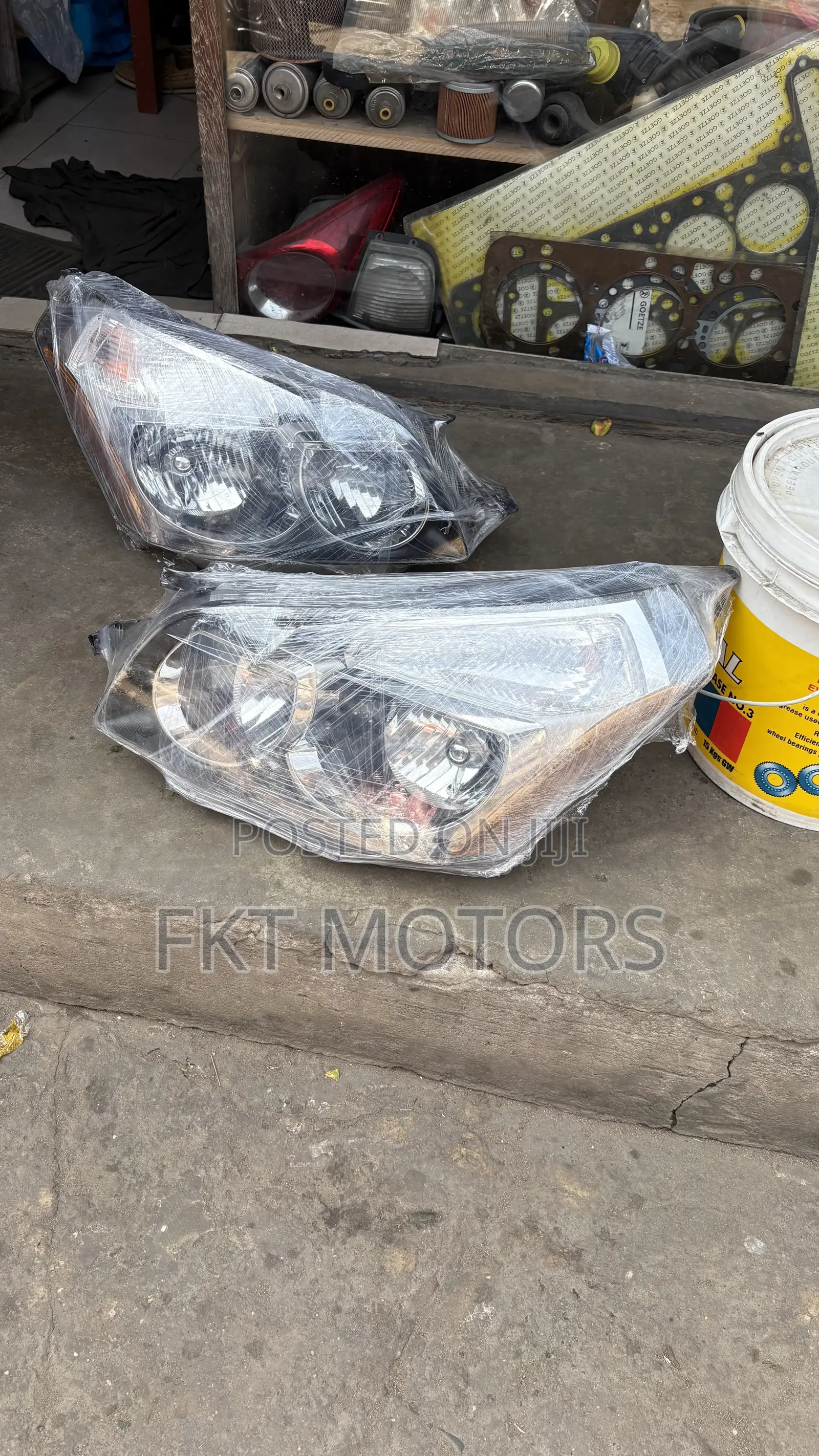 Pontiac Vibe Headlight 2010,2011,2012,2013,2014