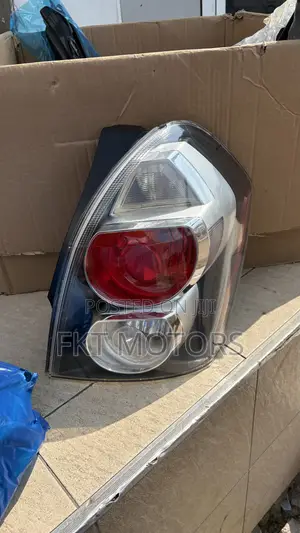 Pontiac Vibe Taillight 2010,2011,2012,2013,2014,2015,2016,