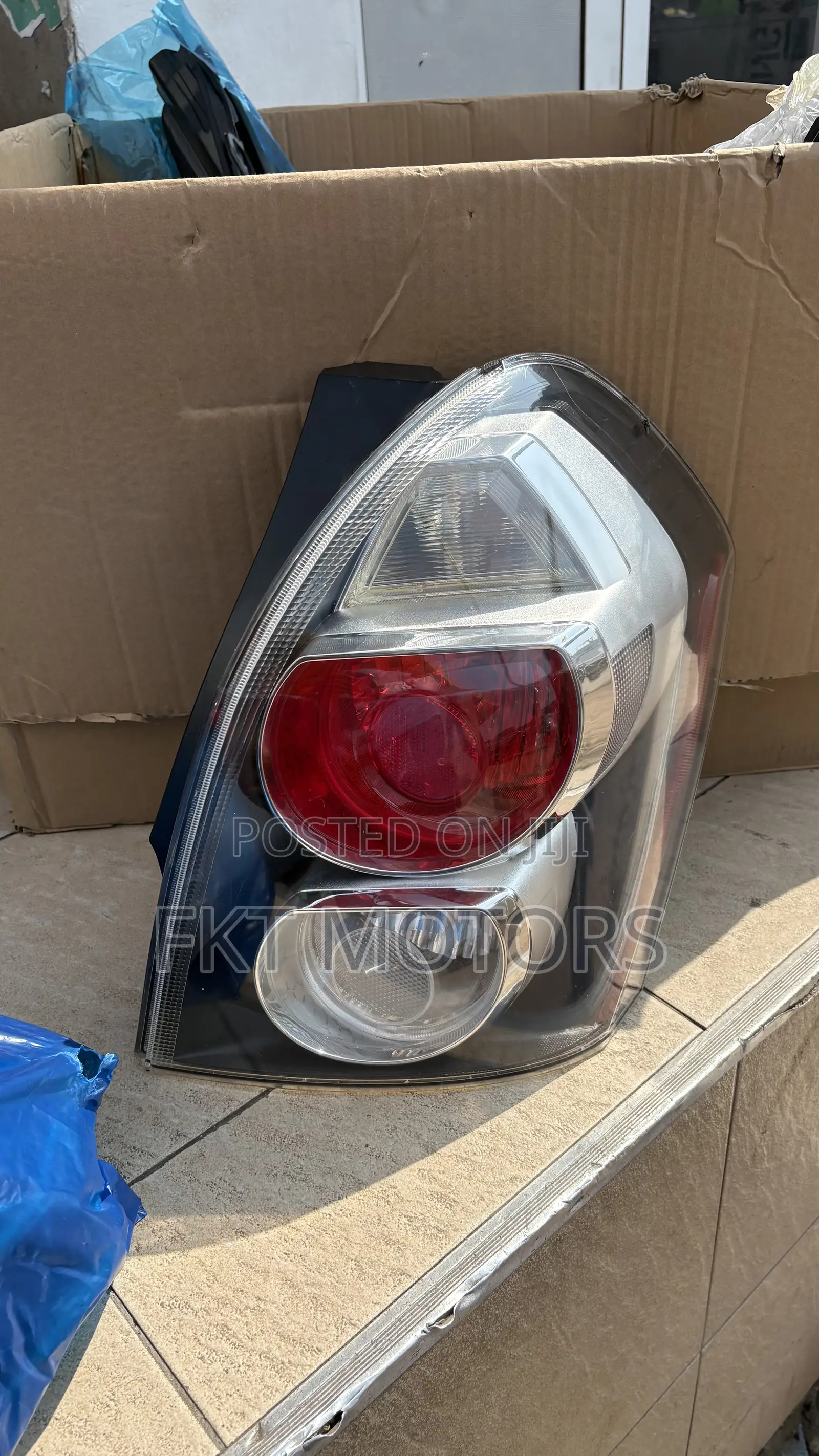 Pontiac Vibe Taillight 2010,2011,2012,2013,2014,2015,2016,