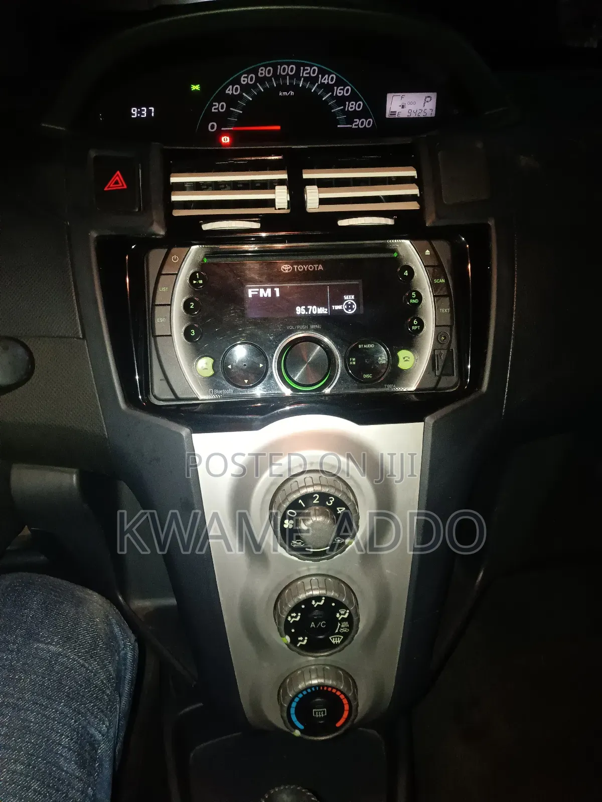 Toyota Yaris 2011 Black