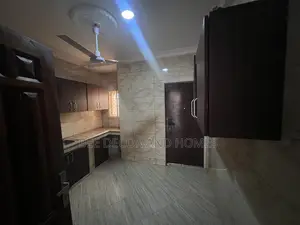 3bdrm Apartment in Bee Decor & Homes, Old Ashomang for rent