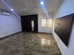 3bdrm Apartment in Bee Decor & Homes, Old Ashomang for rent