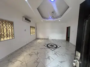 3bdrm Apartment in Bee Decor & Homes, Old Ashomang for rent