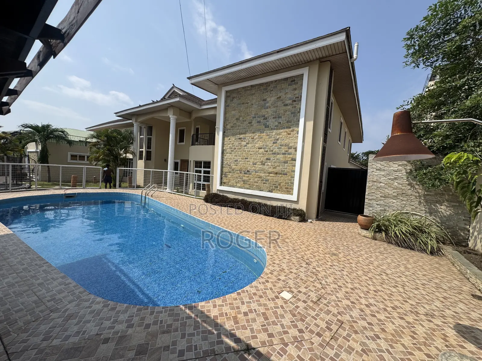5 Bed House With 2 Bq for Sale at East Legon