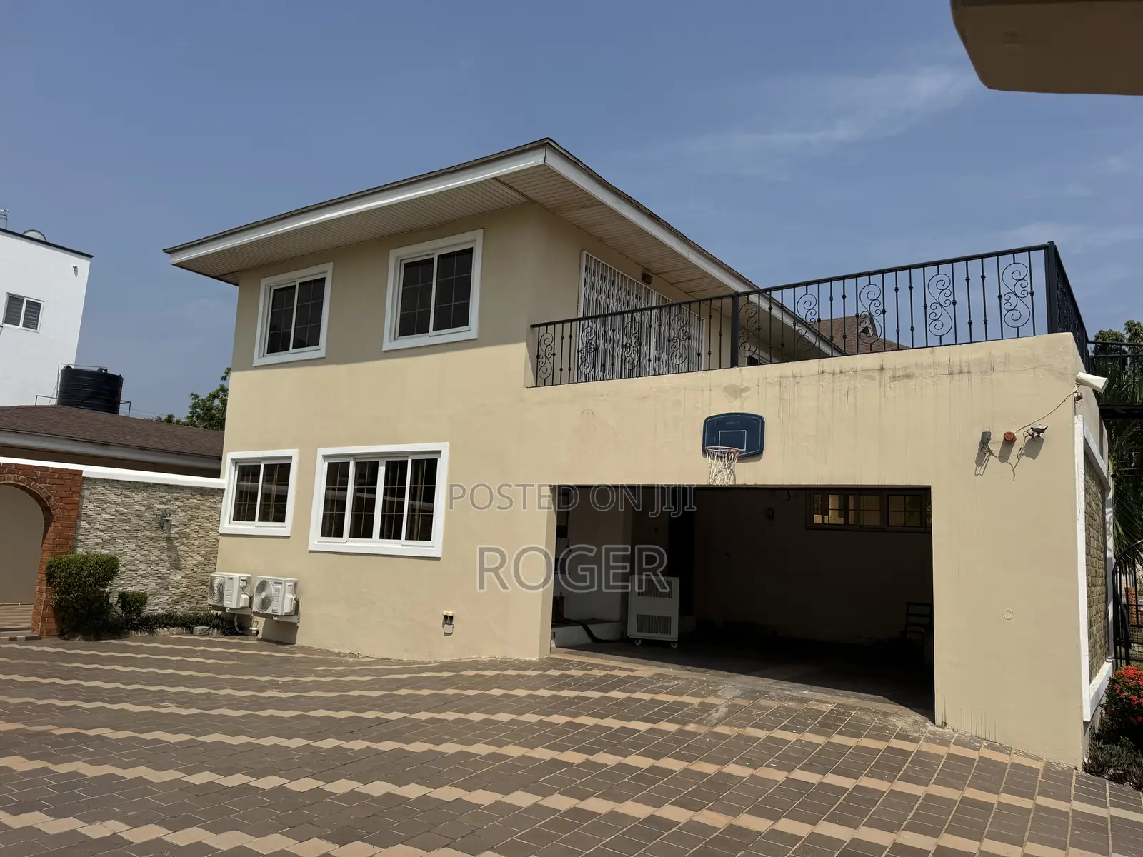 5 Bed House With 2 Bq for Sale at East Legon