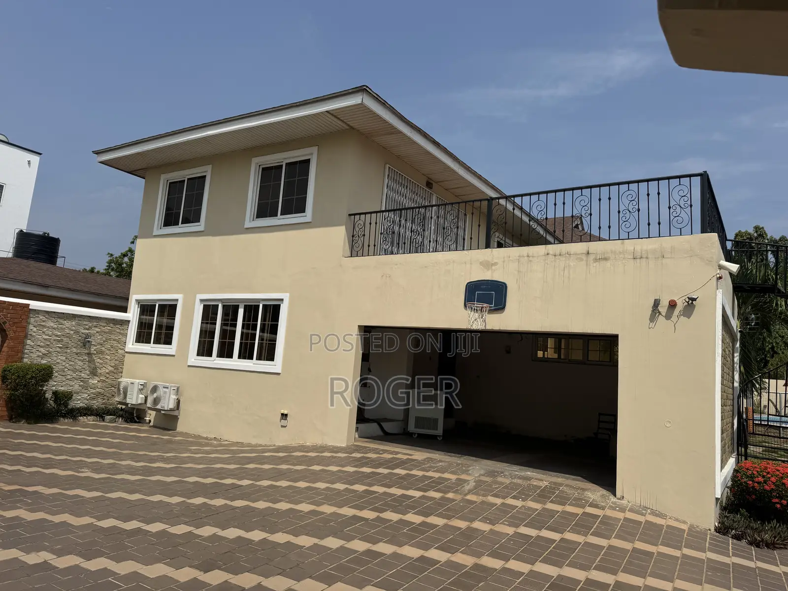 5 Bed House With 2 Bq for Sale at East Legon