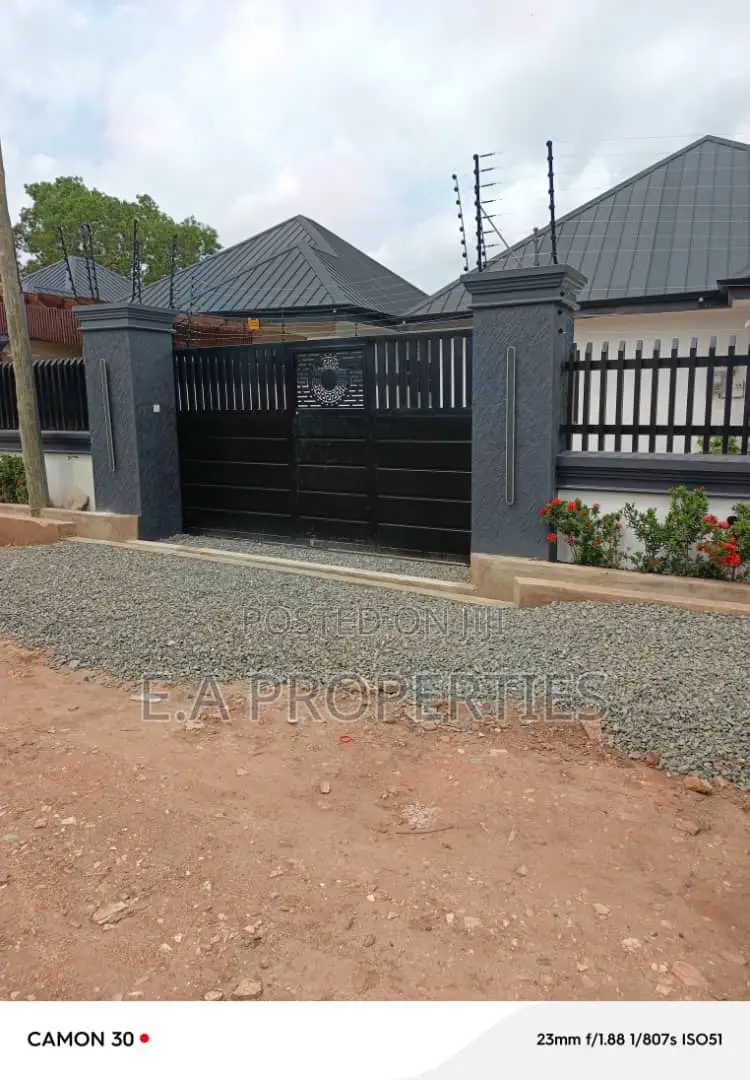 Furnished 2bdrm House in E A Properties, Malejor for sale