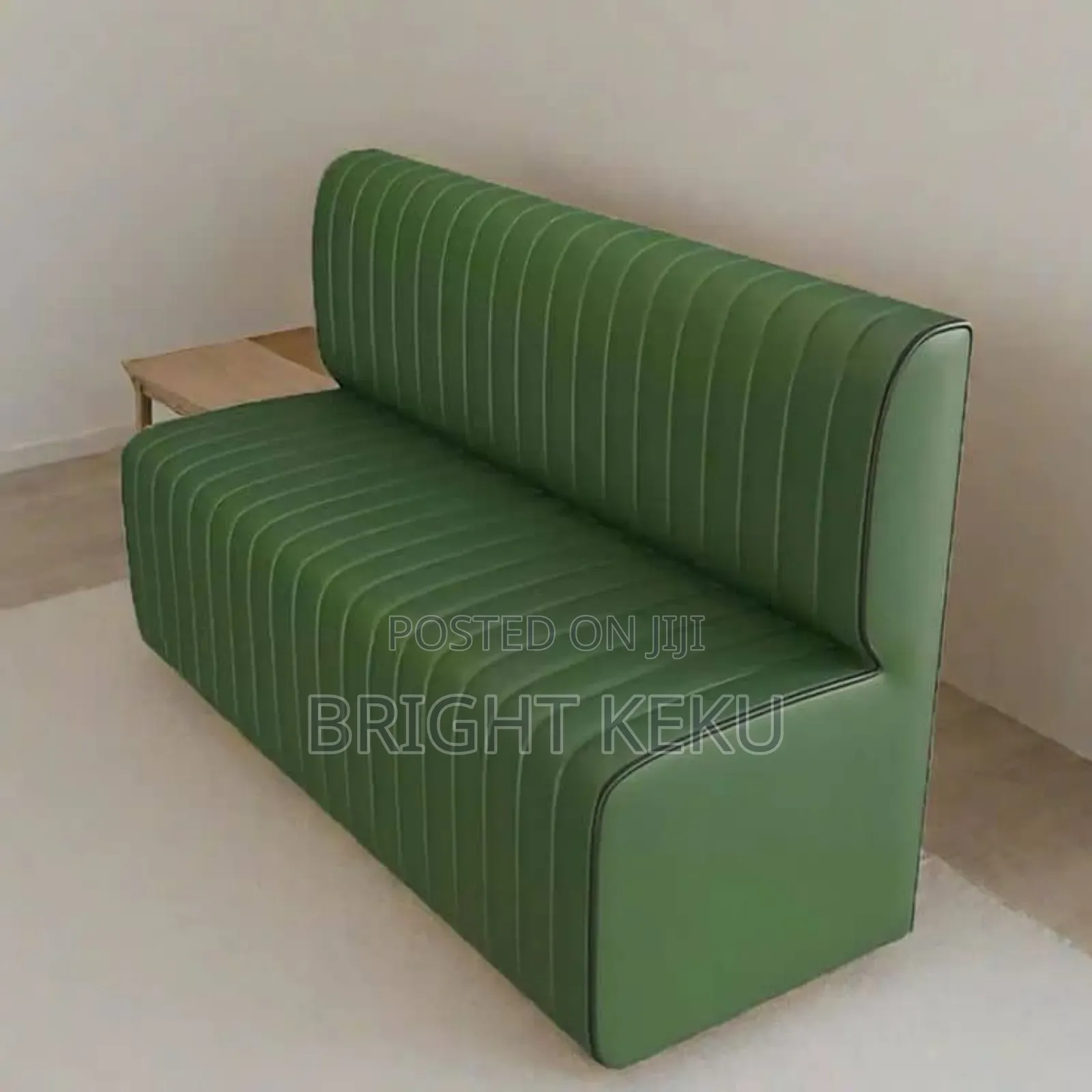 Stuffing Chair in Restaurants Is Available