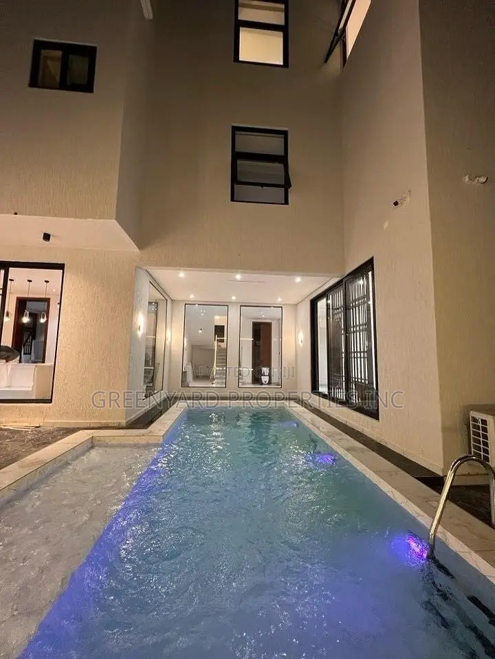 7bdrm House in American House, East Legon for sale