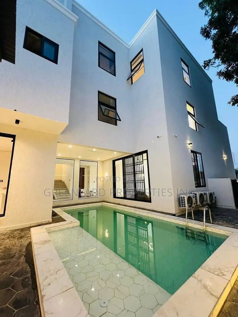 7bdrm House in American House, East Legon for sale