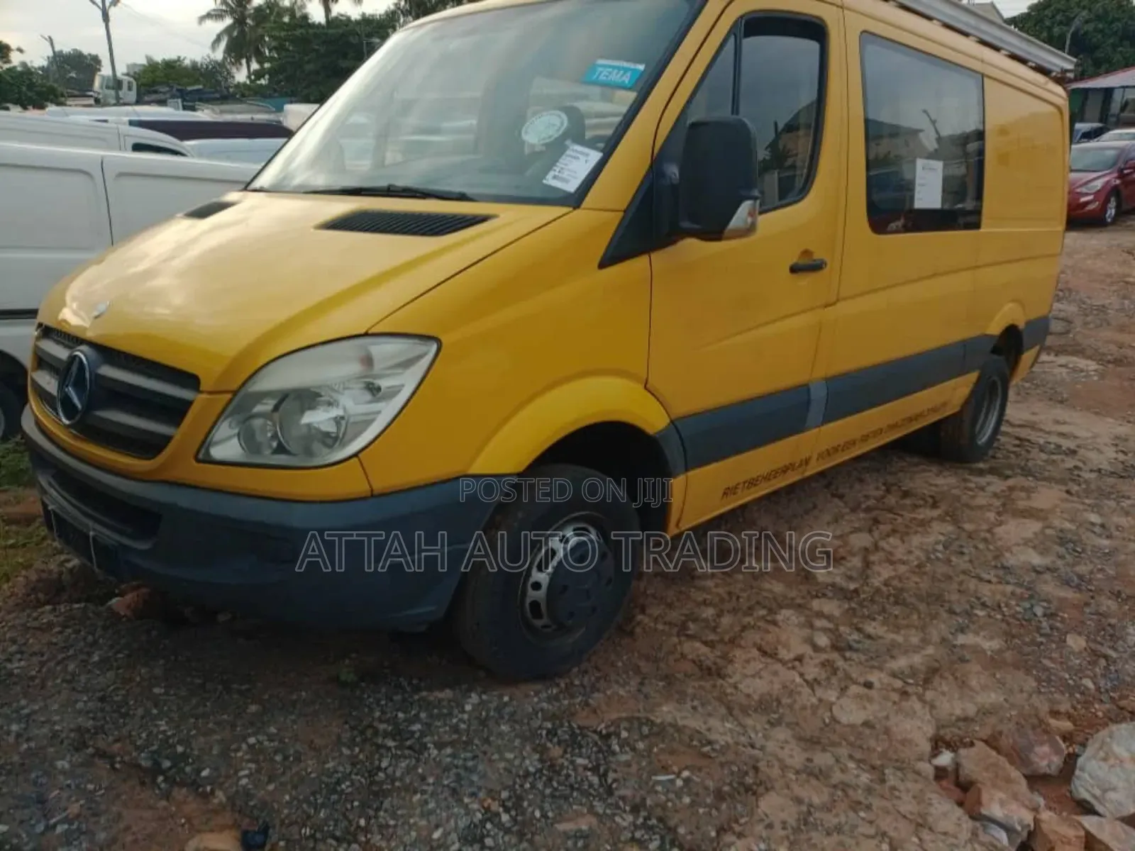 Mercedes-Benz Tourismo 2000 Yellow