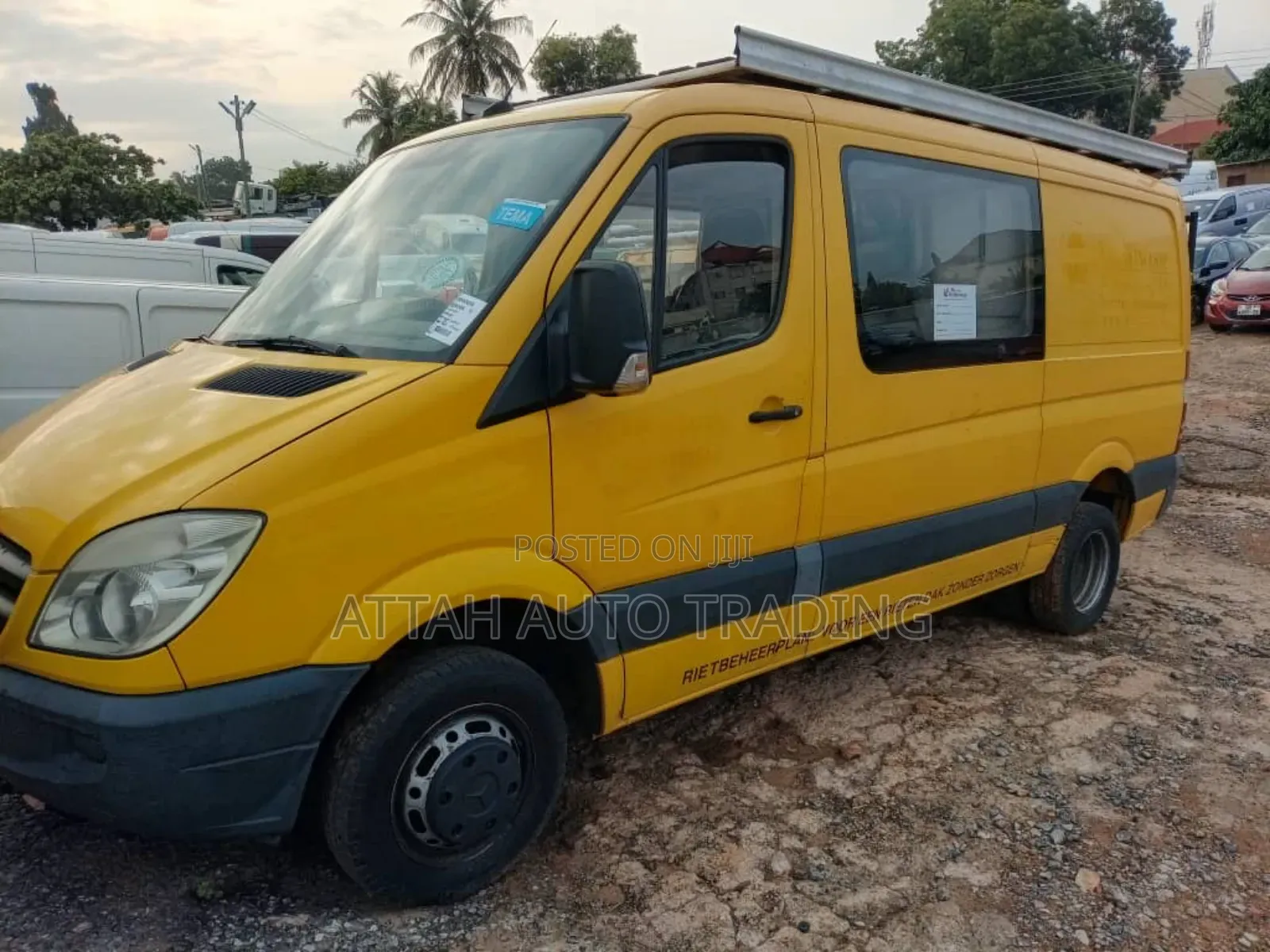 Mercedes-Benz Tourismo 2000 Yellow