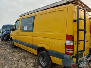 Mercedes-Benz Tourismo 2000 Yellow