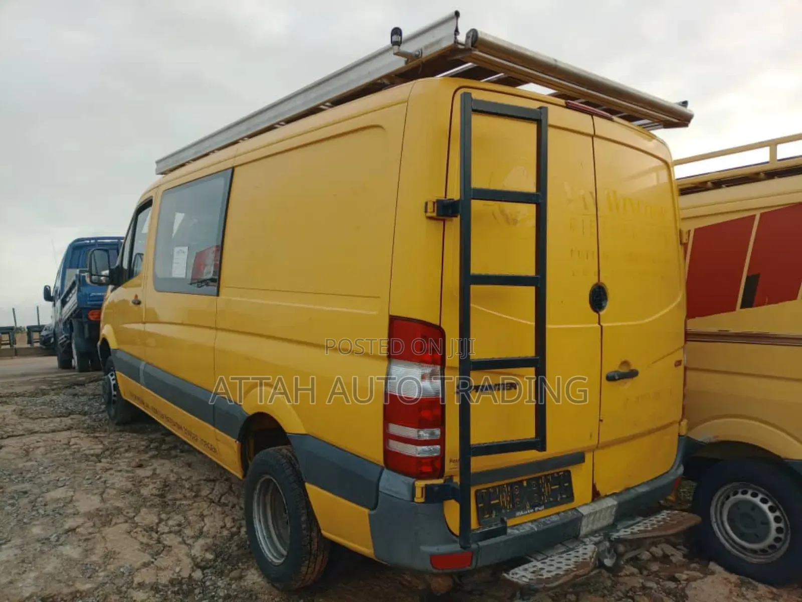 Mercedes-Benz Tourismo 2000 Yellow