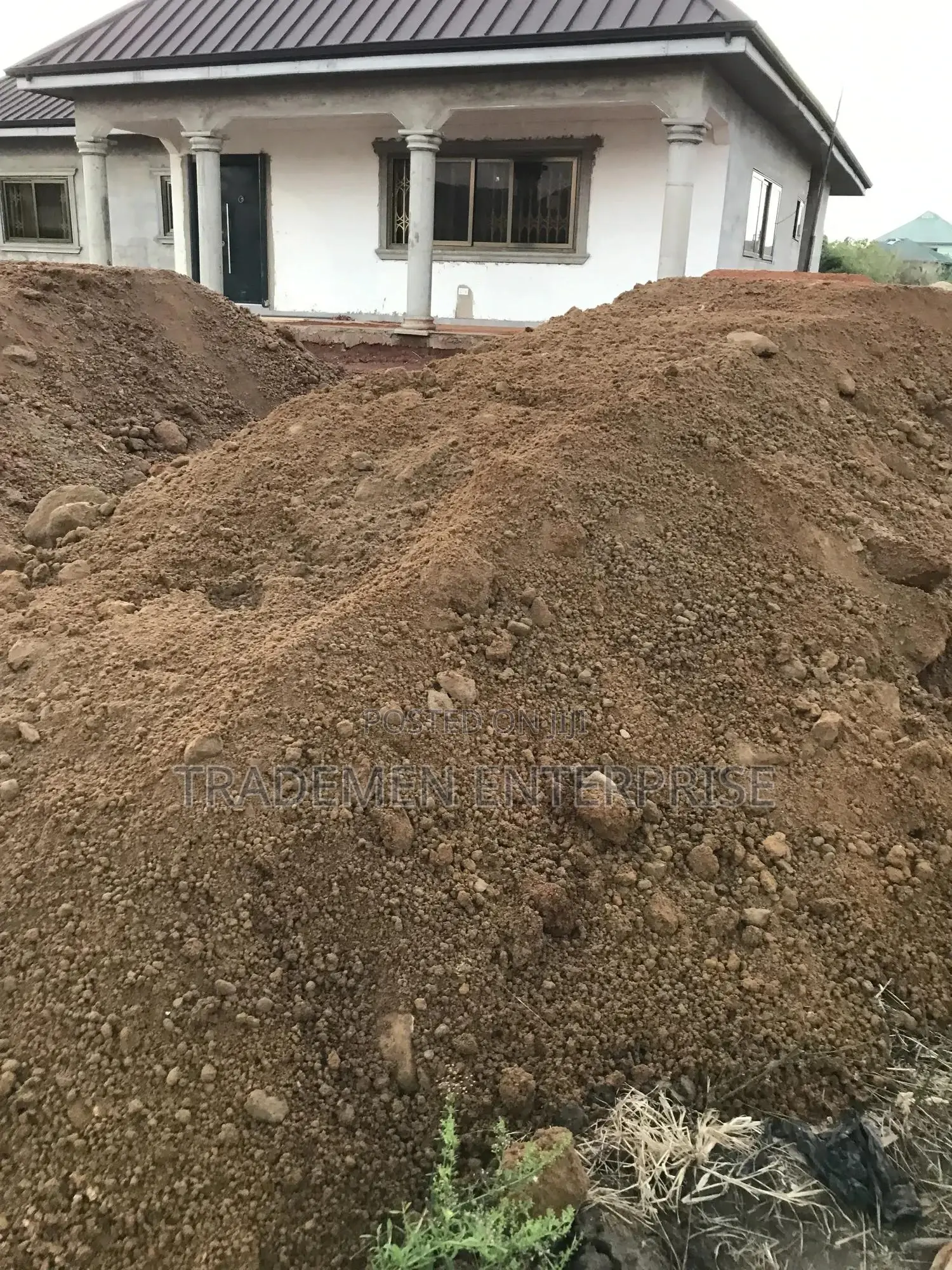 Chippings, Sand, Laterite River Sand and Quality Blocks