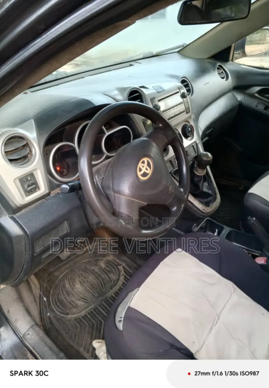 Toyota Matrix Hatchback FWD (1.8L 4cyl 5M) 2010 Black